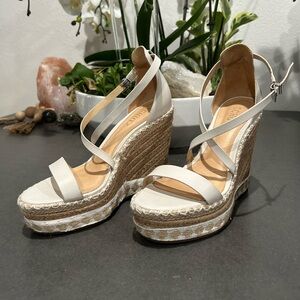 SCHUTZ Sandalia Anabela Branca